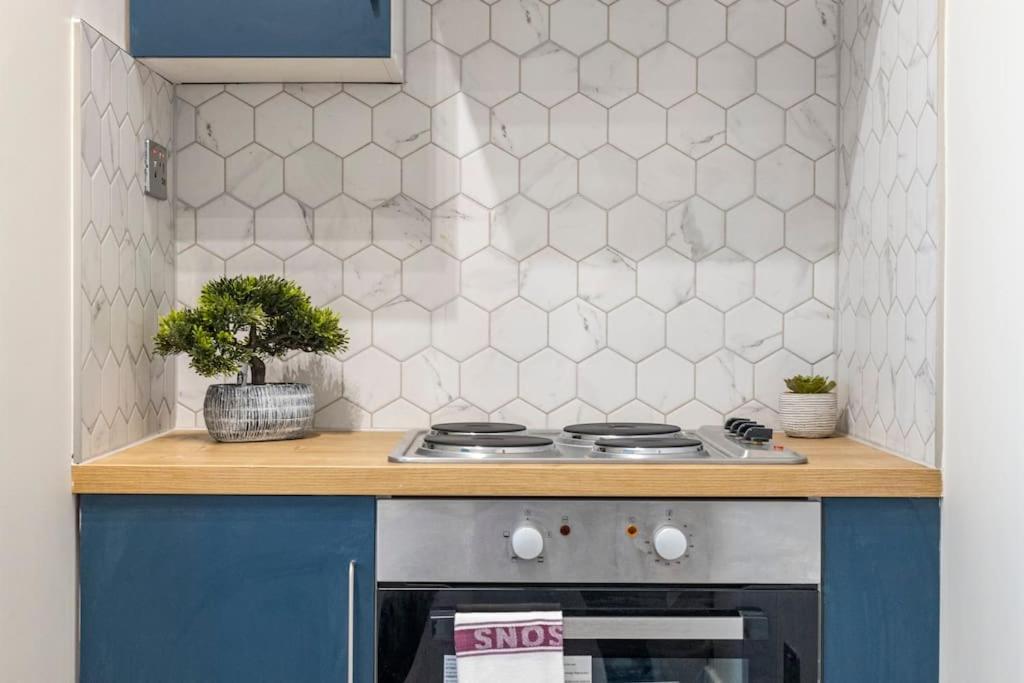 74 Graham Road - Basement * London