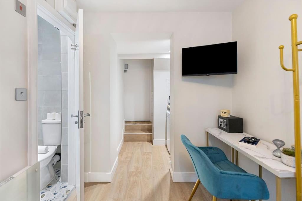 74 Graham Road - Basement London