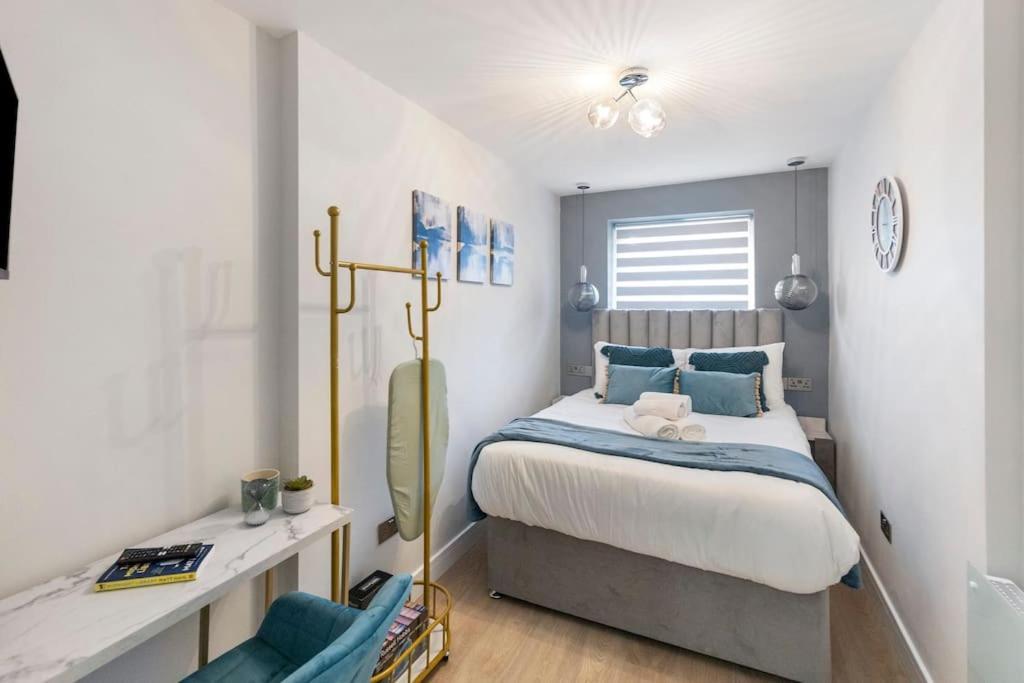 Apart-hotel 74 Graham Road - Basement *