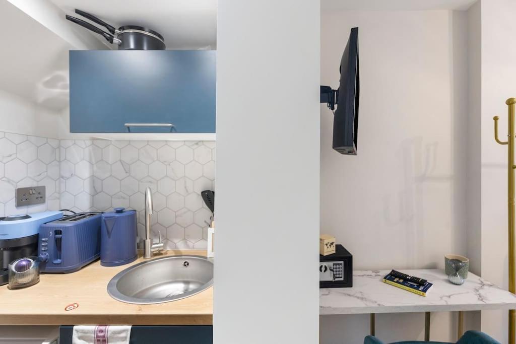 74 Graham Road - Basement Apart-hotel *